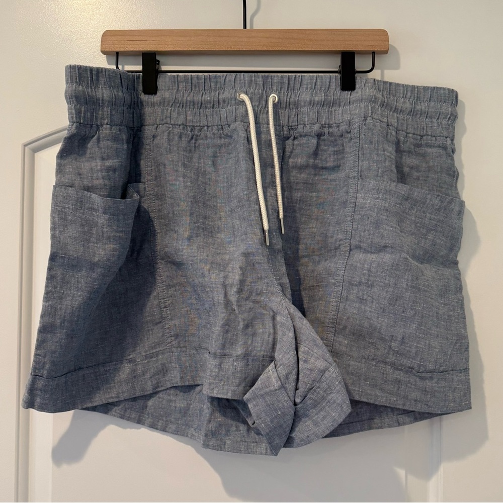 Athleta Cabo Linen Chambray Blue 4” Shorts 18
